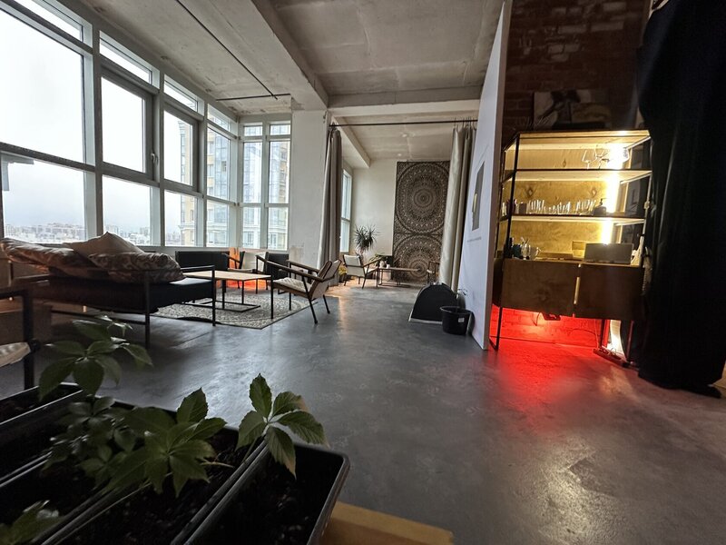 Светлая зона студии